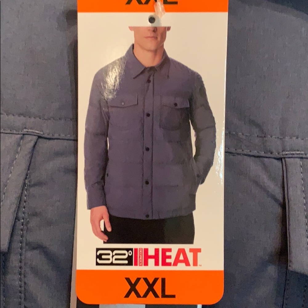🎉🎉PRICE DROP🎉 Men’s 32 Degrees Down Shirt